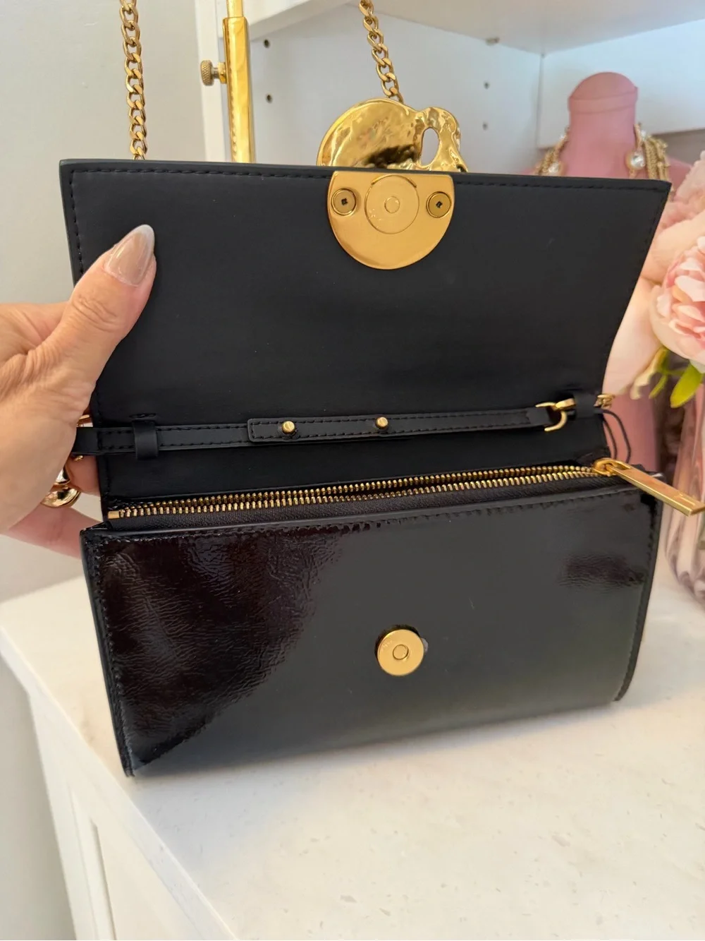 Ted Baker compact patent